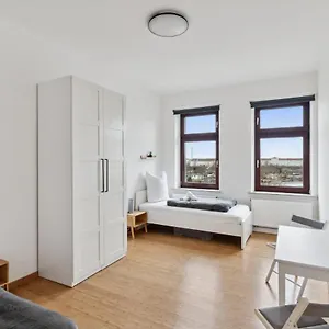 Apartment Fuer 13 Gaeste, 5 Schlafzimmer, 2 Baeder, 2 Loggia'S, Leipzig Zentrum Ost Leipzig